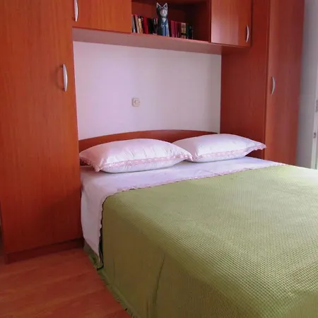Urban Jadre Apartment *